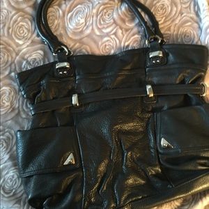 B Makowsky Bags - B Makowsky black leather slightly used purse. B Makowsky Bags - B Makowsky black leather slightly used purse.